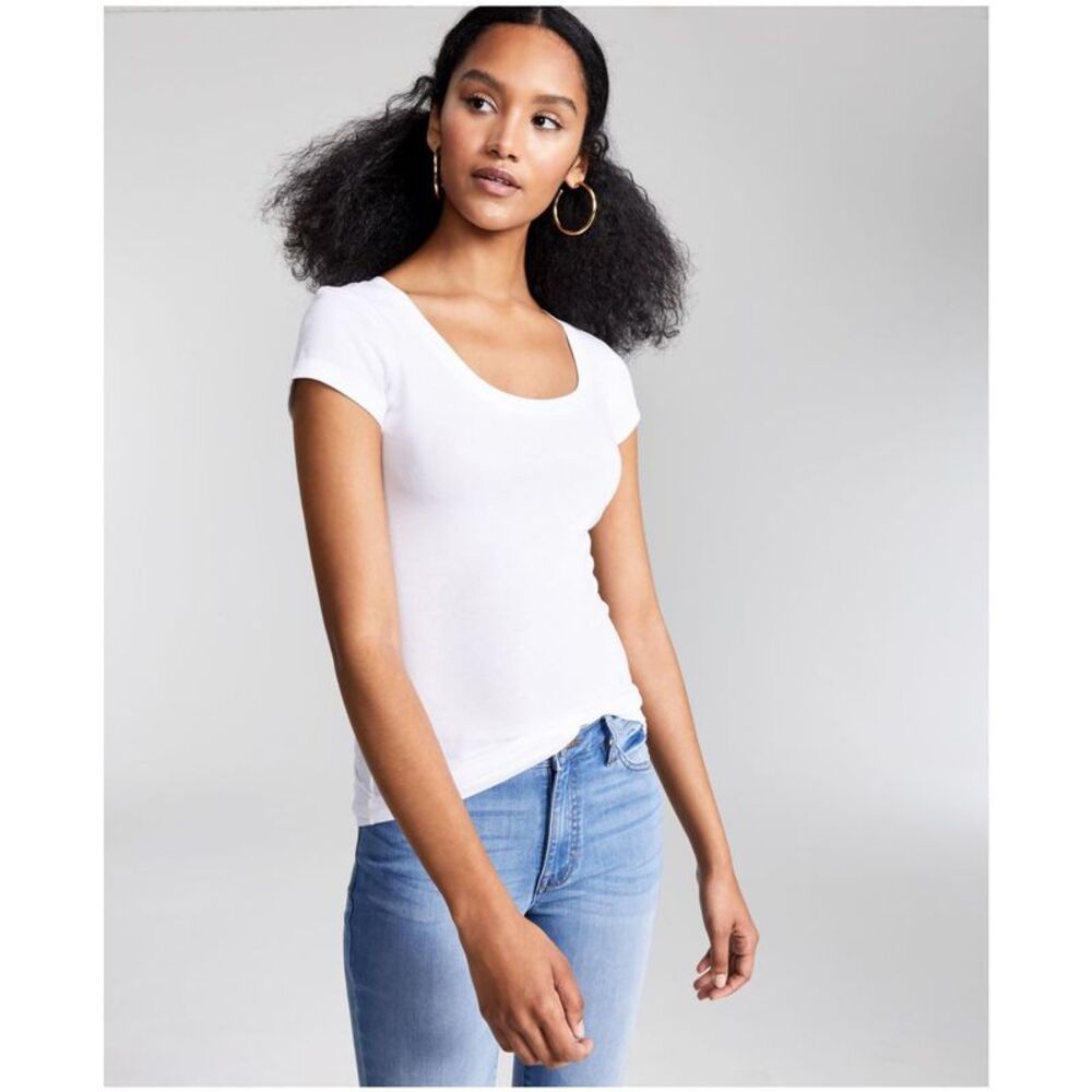 Aveto Womens Scoop Neck Basic T-Shirt, White, Juniors, L, DM